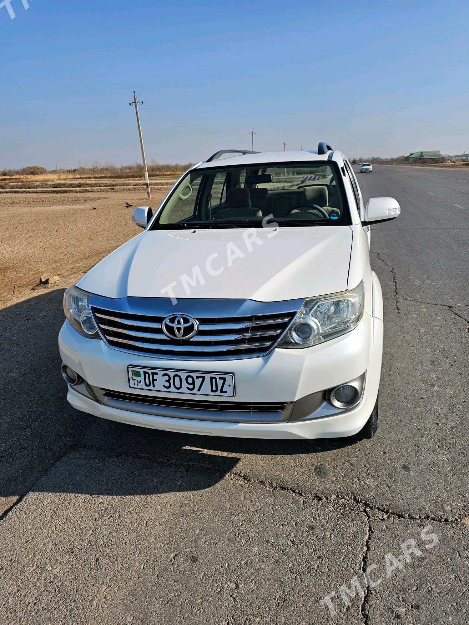 Toyota Fortuner 2013 - 350 000 TMT - Daşoguz - img 4