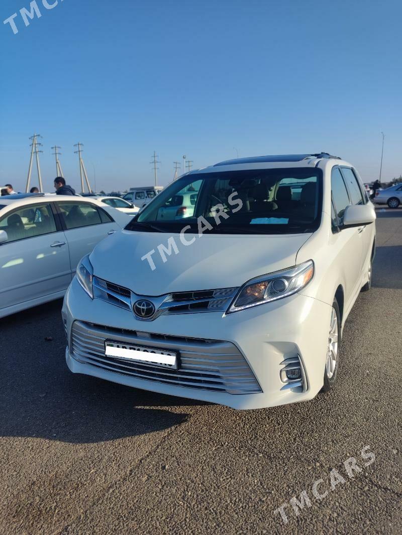 Toyota Sienna 2018 - 400 000 TMT - Ашхабад - img 2