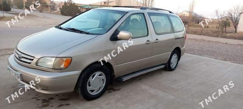 Toyota Sienna 2002 - 140 000 TMT - Гурбансолтан Едже - img 2