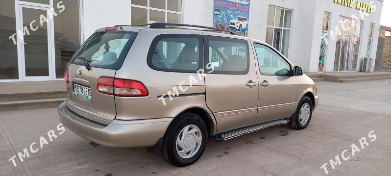 Toyota Sienna 2002 - 140 000 TMT - Гурбансолтан Едже - img 7