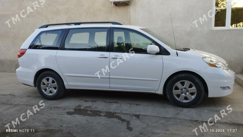 Toyota Sienna 2009 - 222 000 TMT - Köneürgenç - img 4