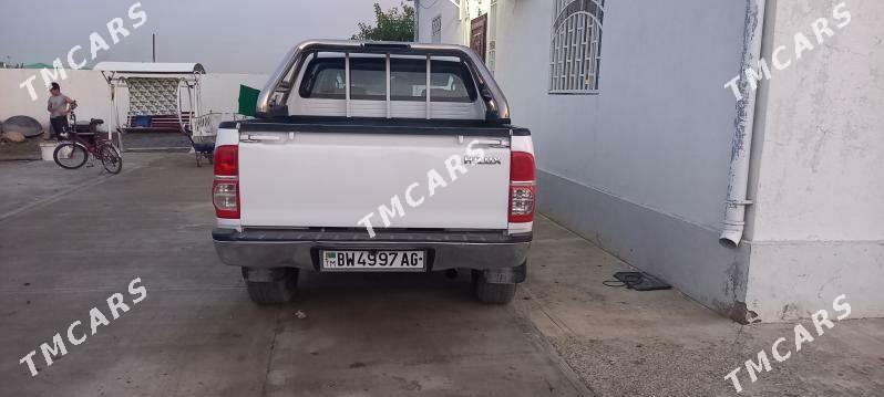 Toyota Hilux 2011 - 250 000 TMT - Ашхабад - img 2