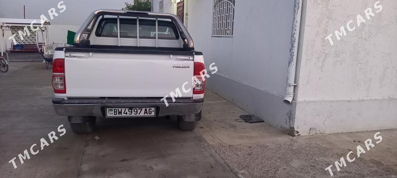 Toyota Hilux 2011 - 250 000 TMT - Ашхабад - img 3