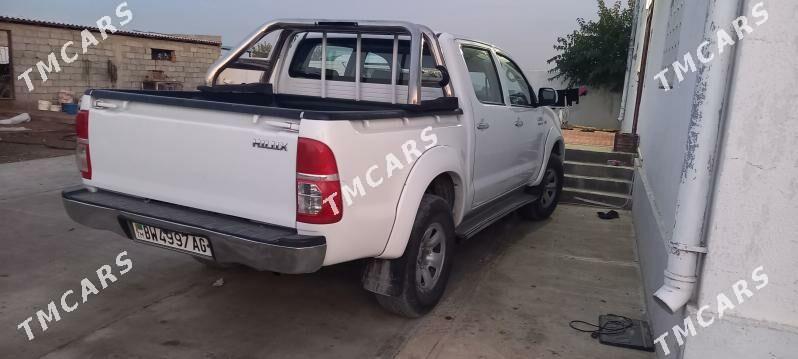 Toyota Hilux 2011 - 250 000 TMT - Ашхабад - img 5