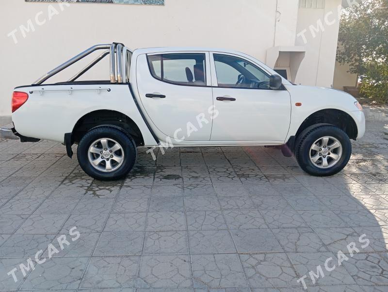 Mitsubishi L200 2007 - 130 000 TMT - Балканабат - img 3