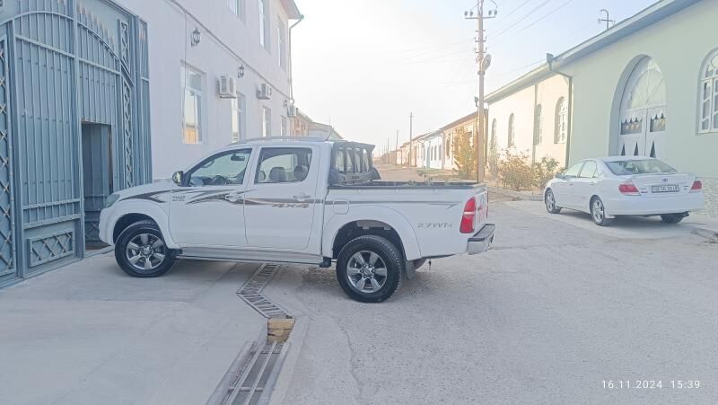 Toyota Hilux 2014 - 375 000 TMT - Туркменабат - img 3