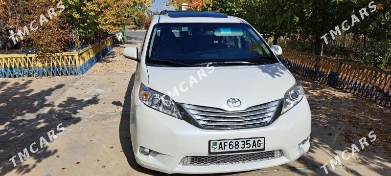 Toyota Sienna 2015 - 320 000 TMT - Ашхабад - img 5