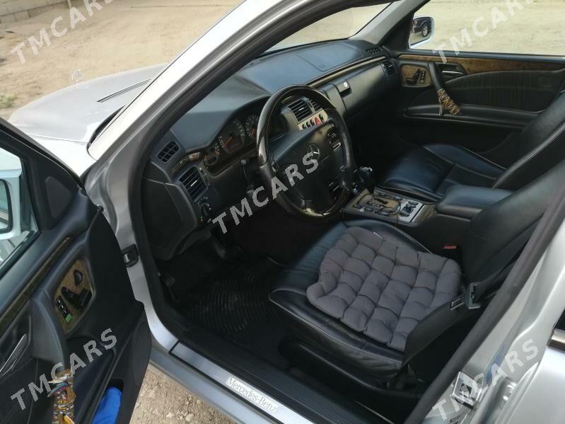 Mercedes-Benz E-Class 2002 - 150 000 TMT - Хазар - img 8