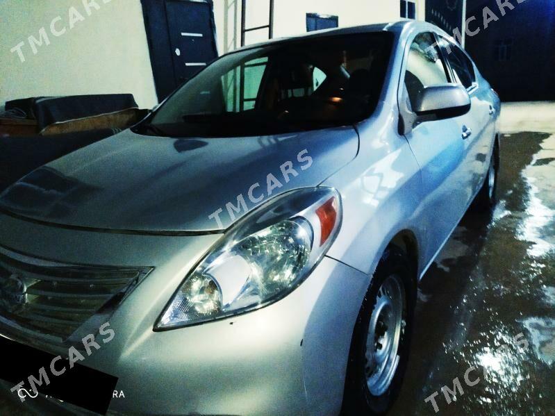 Nissan Versa 2014 - 110 000 TMT - Türkmenabat - img 3