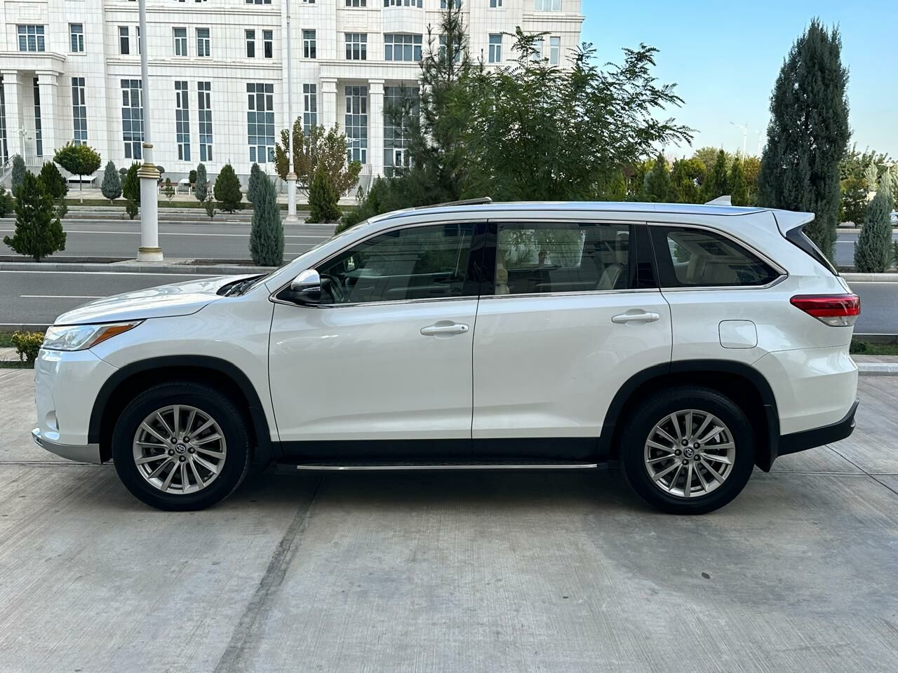 Toyota Highlander 2019 - 495 000 TMT - Ашхабад - img 6