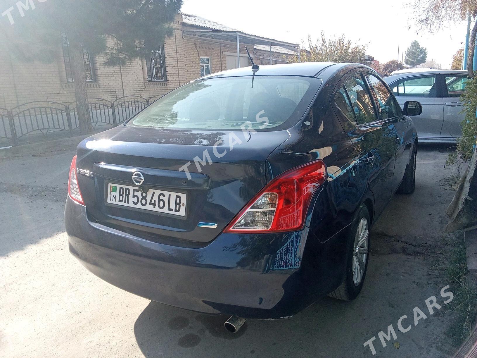 Nissan Versa 2011 - 90 000 TMT - Туркменабат - img 4