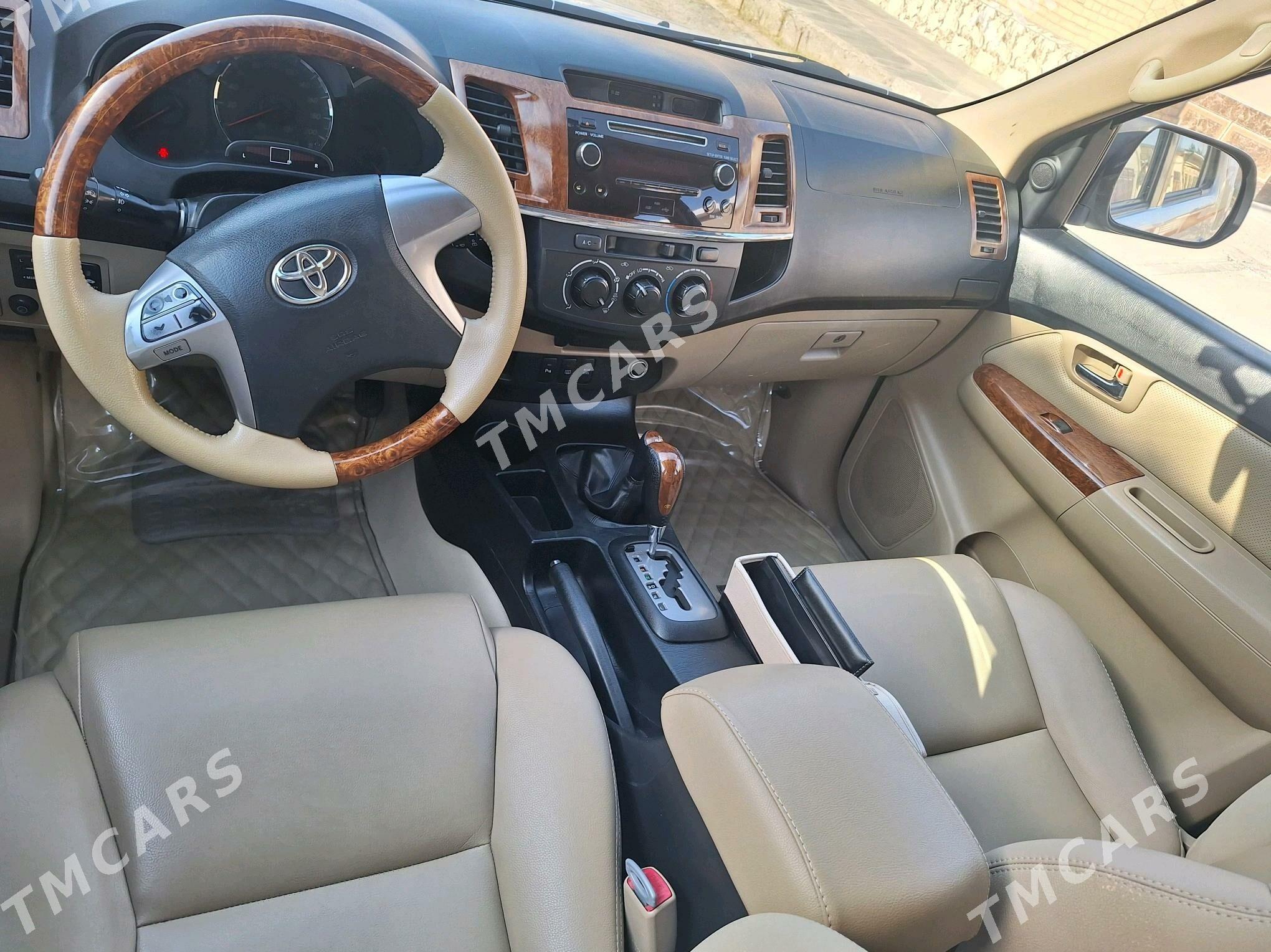 Toyota Fortuner 2014 - 345 000 TMT - Дянев - img 5