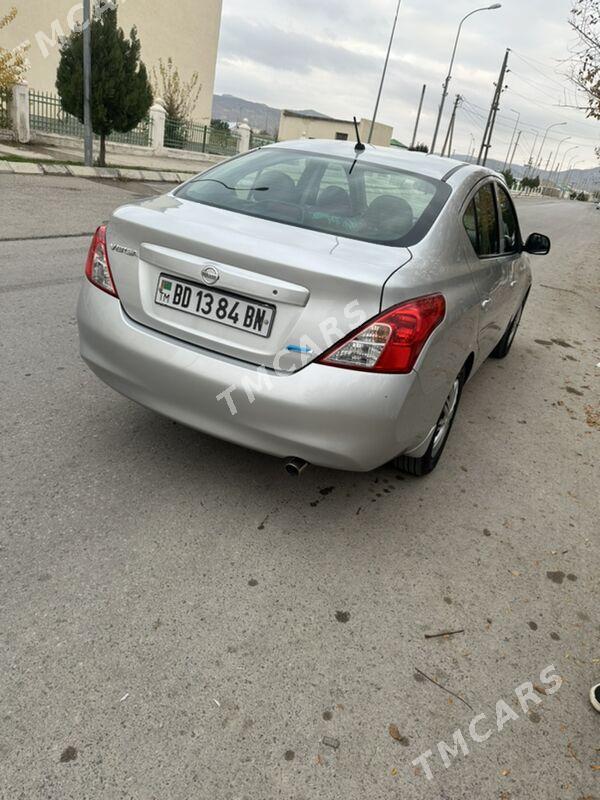 Nissan Versa 2014 - 110 000 TMT - Гызыларбат - img 5