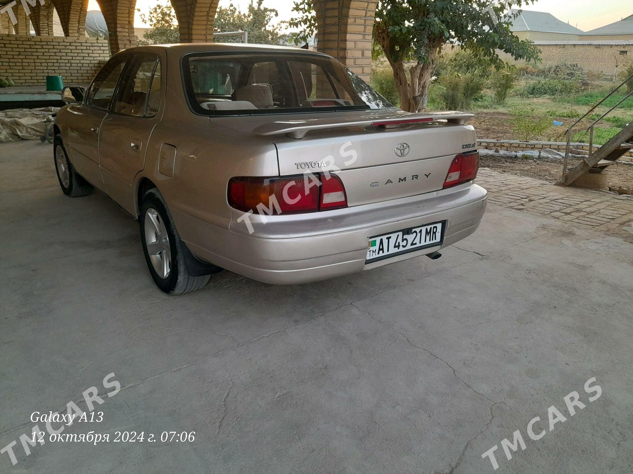 Toyota Camry 1995 - 75 000 TMT - Байрамали - img 3