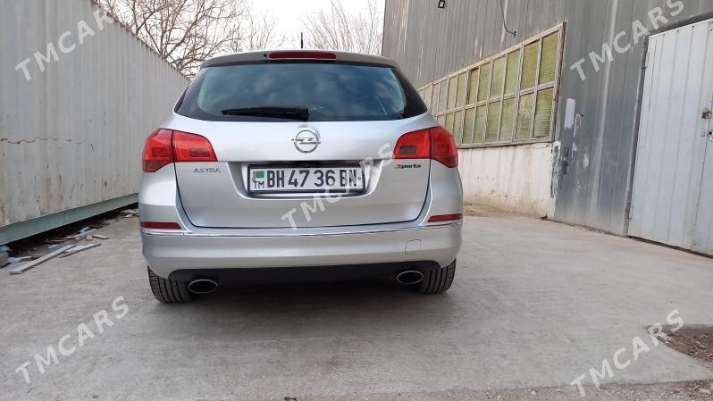 Opel Astra 2014 - 140 000 TMT - Балканабат - img 4