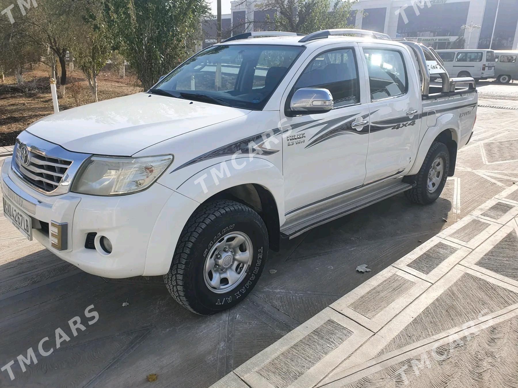 Toyota Hilux 2014 - 360 000 TMT - Керки - img 2