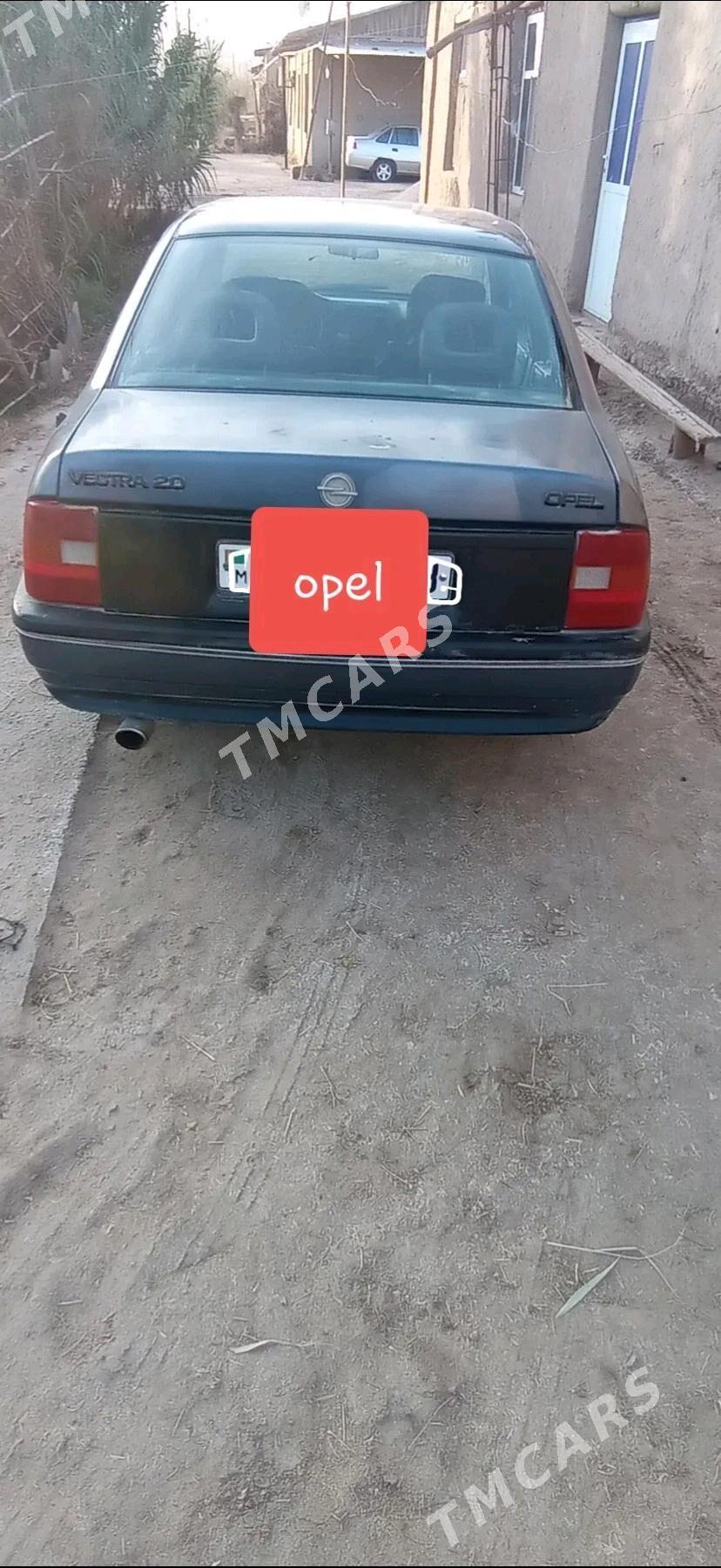 Opel Vectra 1990 - 25 000 TMT - Фарап - img 2