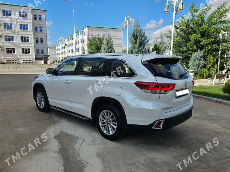 Toyota Highlander 2018 - 430 000 TMT - Büzmeýin - img 4