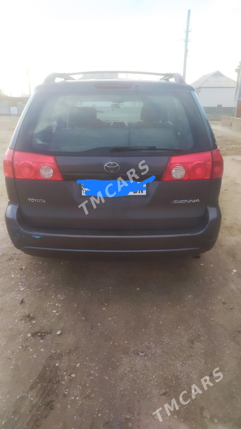 Toyota Sienna 2006 - 160 000 TMT - Esenguly - img 2