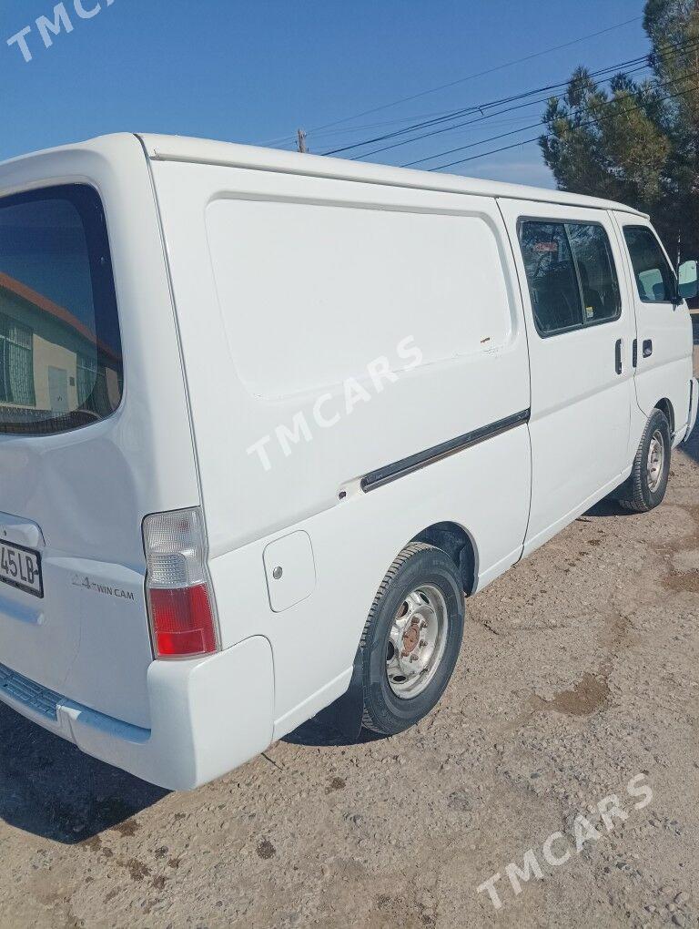 Nissan Urvan 2006 - 40 000 TMT - Дянев - img 3