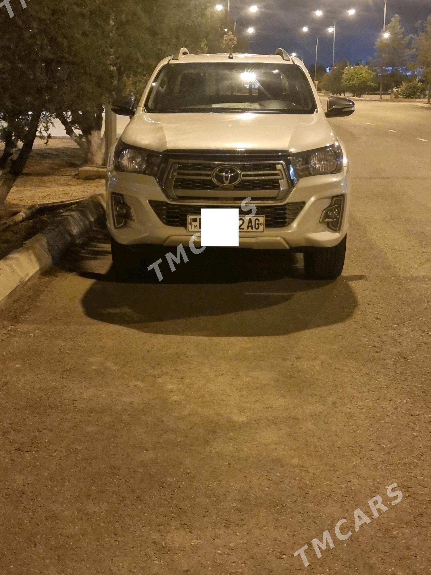 Toyota Hilux 2016 - 465 000 TMT - Aşgabat - img 2