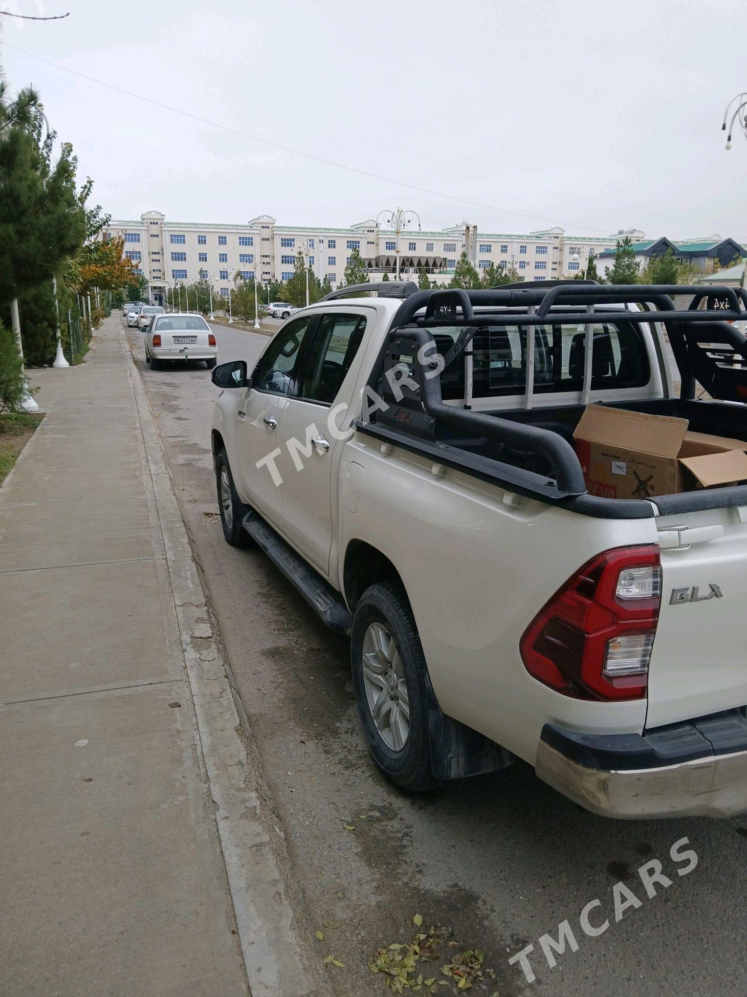 Toyota Hilux 2016 - 465 000 TMT - Aşgabat - img 4