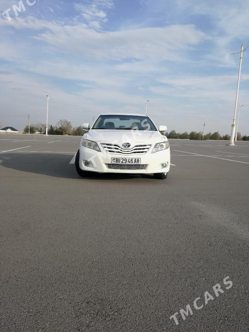 Toyota Camry 2010 - 135 000 TMT - Анев - img 2