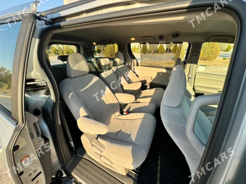 Toyota Sienna 2019 - 370 000 TMT - Дашогуз - img 10