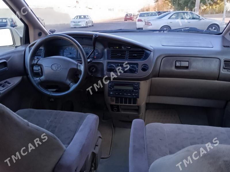 Toyota Sienna 2002 - 145 000 TMT - Дашогуз - img 4