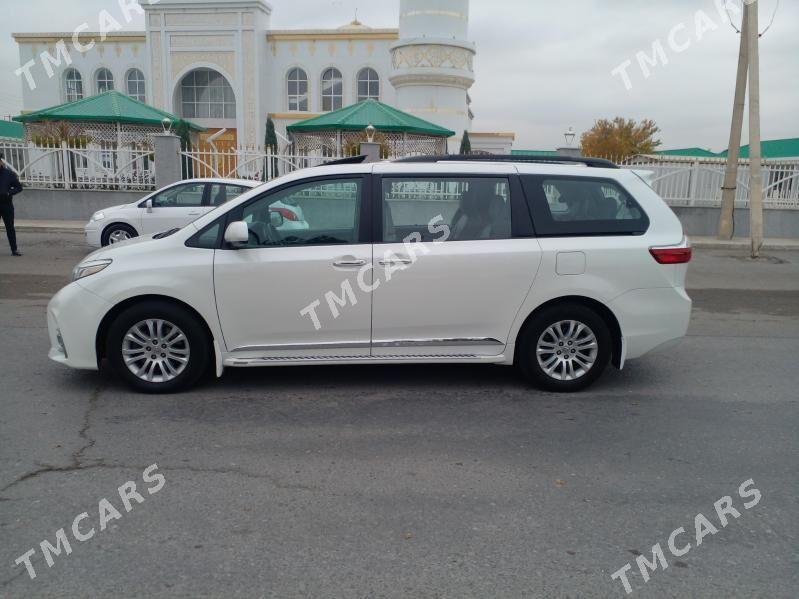 Toyota Sienna 2017 - 355 000 TMT - Aşgabat - img 3