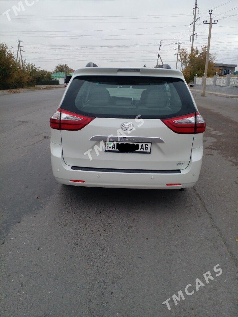 Toyota Sienna 2017 - 355 000 TMT - Aşgabat - img 2