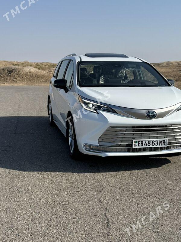 Toyota Sienna 2021 - 600 000 TMT - Aşgabat - img 4