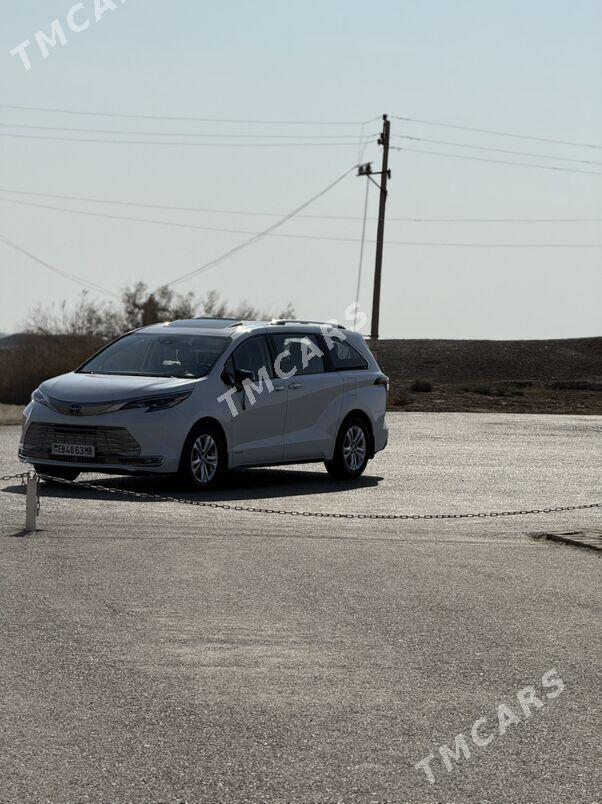 Toyota Sienna 2021 - 600 000 TMT - Aşgabat - img 5