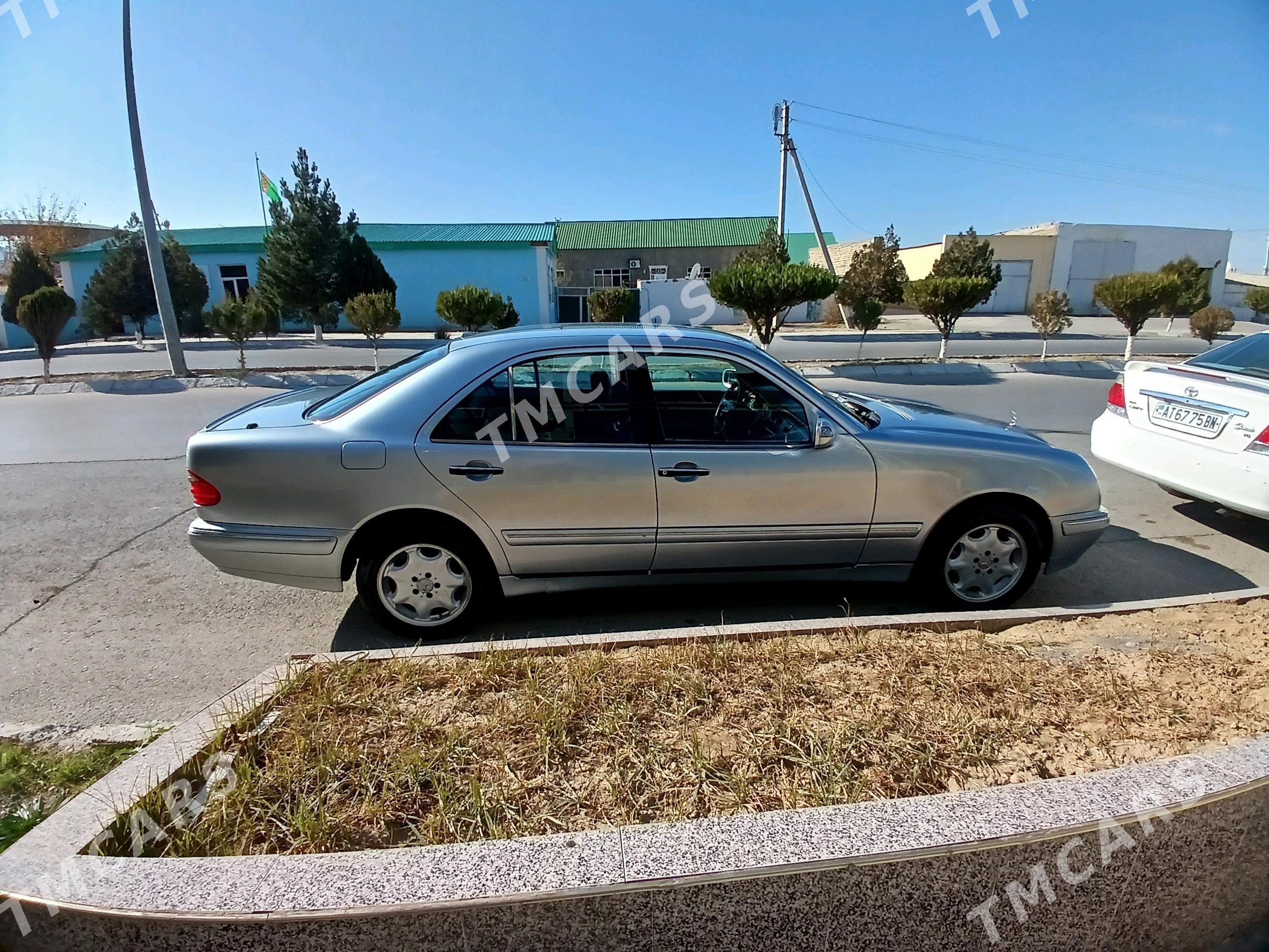 Mercedes-Benz C320 1996 - 90 000 TMT - Gyzylarbat - img 6