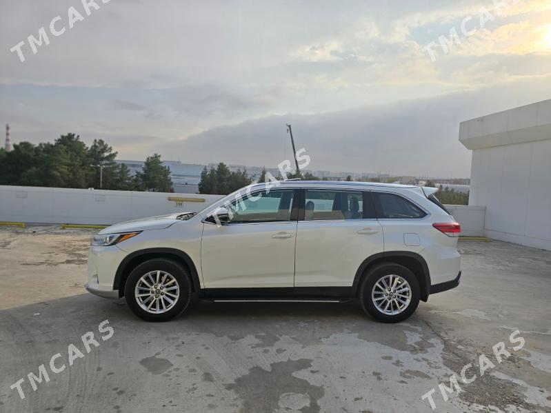 Toyota Highlander 2019 - 370 000 TMT - Кëши - img 7