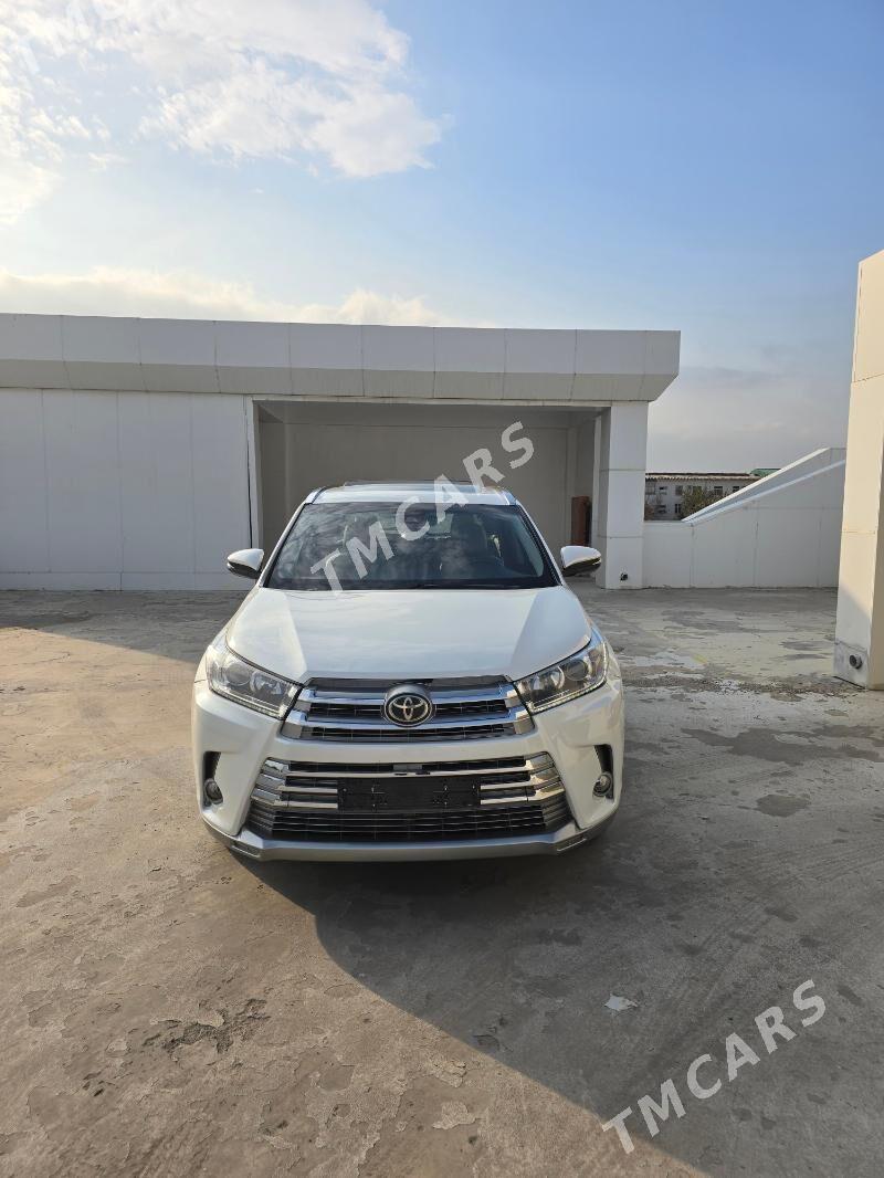 Toyota Highlander 2019 - 370 000 TMT - Кëши - img 6