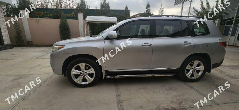 Toyota Highlander 2011 - 315 000 TMT - Бузмеин - img 2