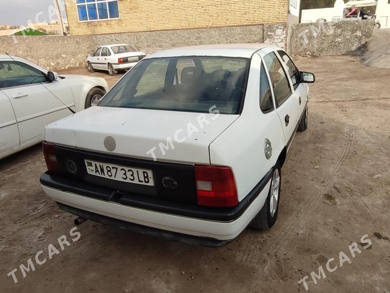 Opel Vectra 1991 - 15 000 TMT - Kerki - img 2