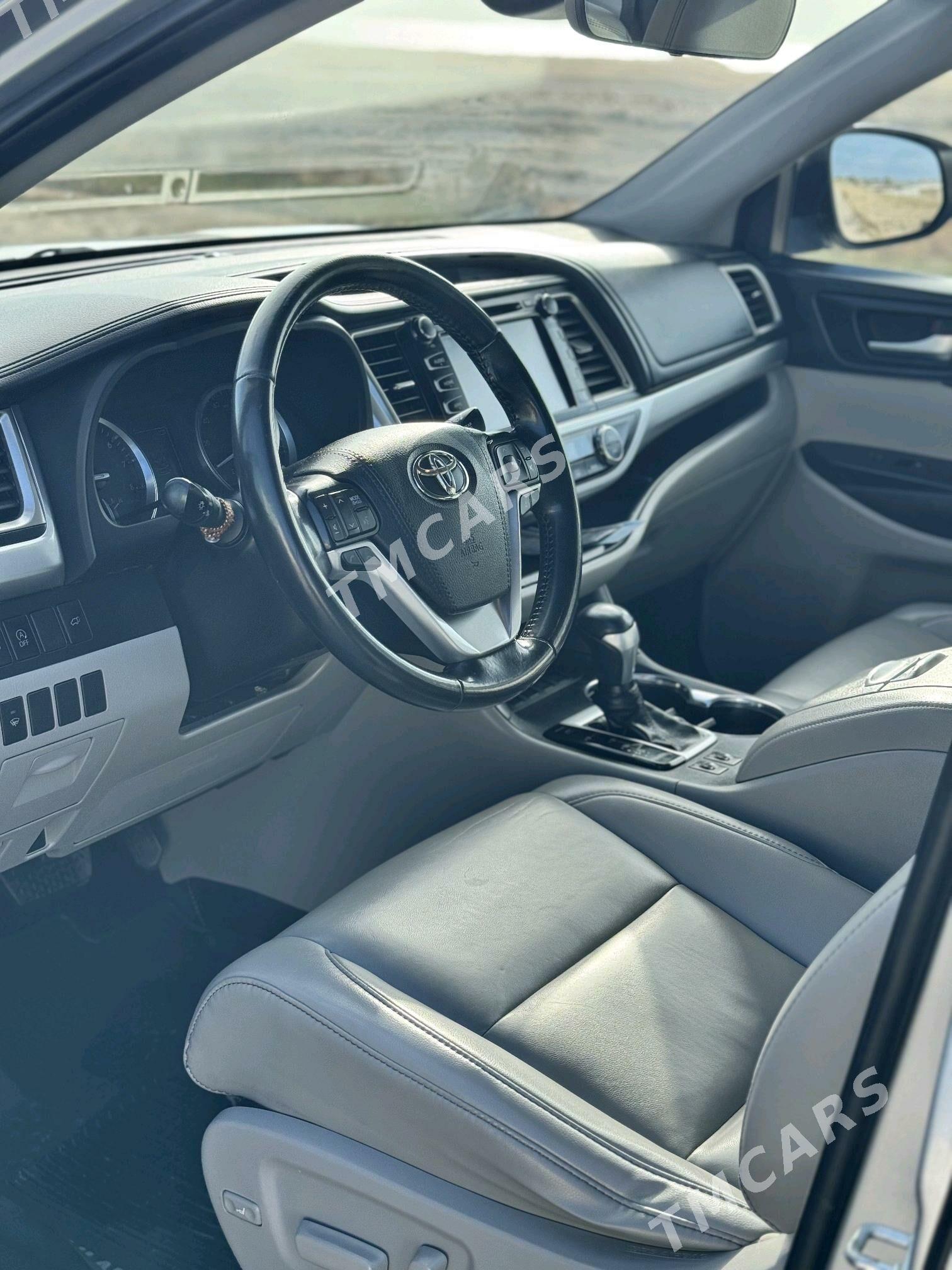 Toyota Highlander 2019 - 460 000 TMT - Хазар - img 2