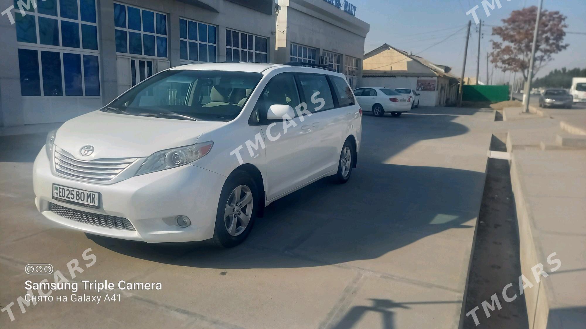 Toyota Sienna 2011 - 270 000 TMT - Векильбазар - img 5