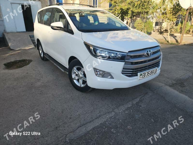 Toyota Innova 2019 - 285 000 TMT - Туркменабат - img 3