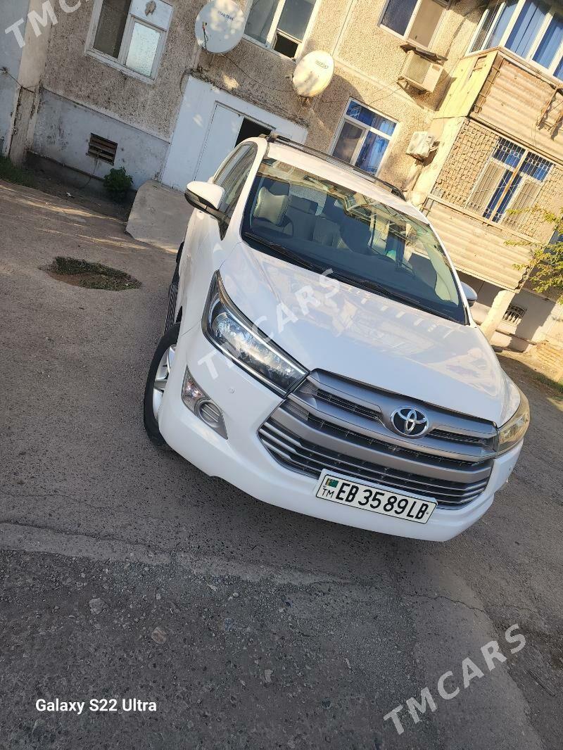 Toyota Innova 2019 - 285 000 TMT - Туркменабат - img 2