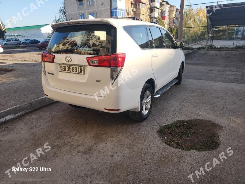 Toyota Innova 2019 - 285 000 TMT - Туркменабат - img 4