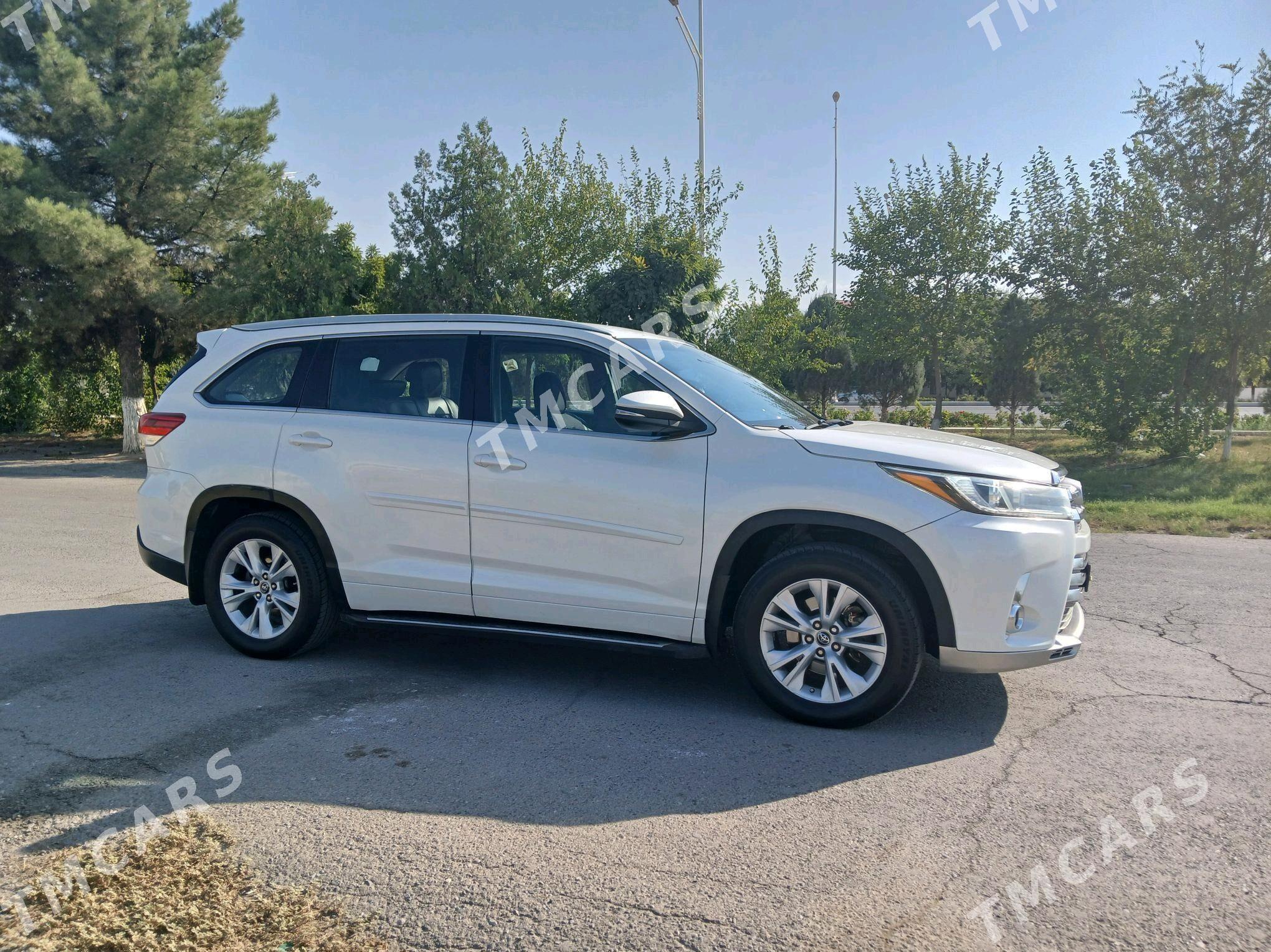 Toyota Highlander 2017 - 380 000 TMT - Бузмеин - img 2