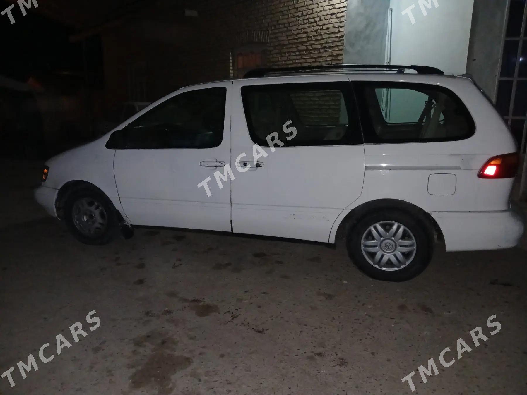 Toyota Sienna 2000 - 130 000 TMT - Sakarçäge - img 2