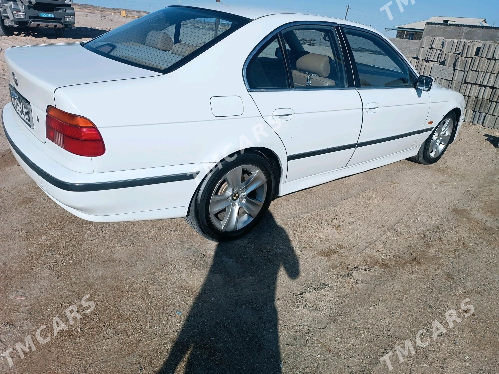 BMW E39 1997 - 55 000 TMT - Türkmenbaşy - img 2