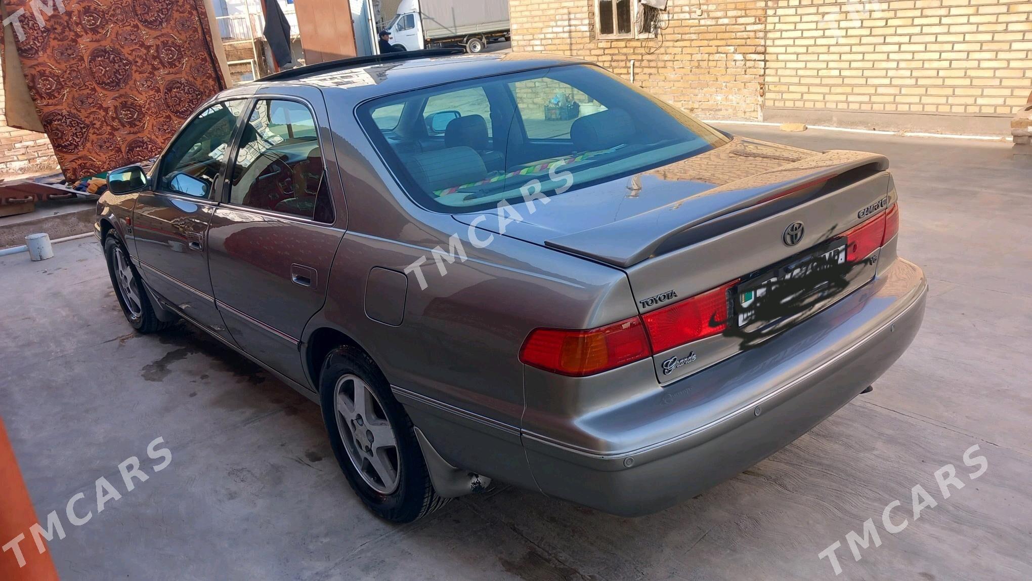 Toyota Camry 1999 - 130 000 TMT - Мары - img 4