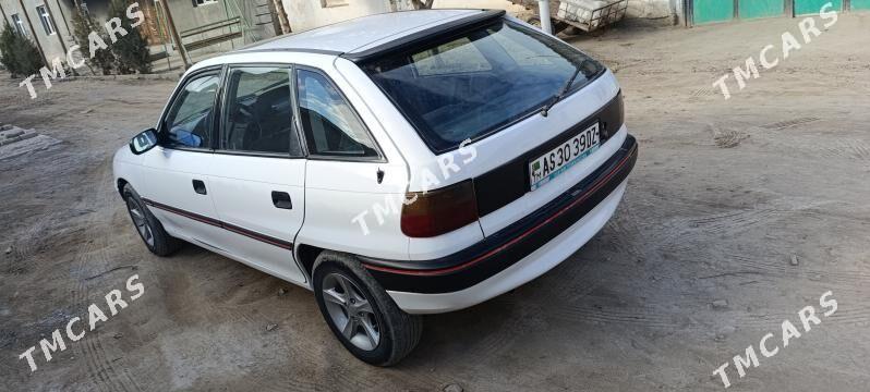 Opel Astra 1993 - 28 000 TMT - Гурбансолтан Едже - img 3