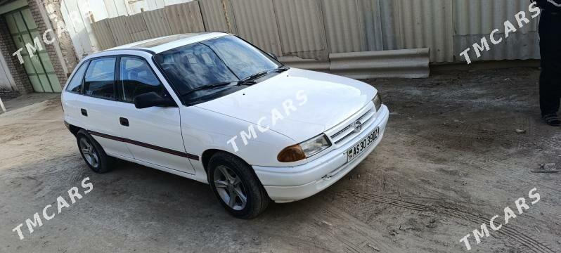 Opel Astra 1993 - 28 000 TMT - Гурбансолтан Едже - img 4