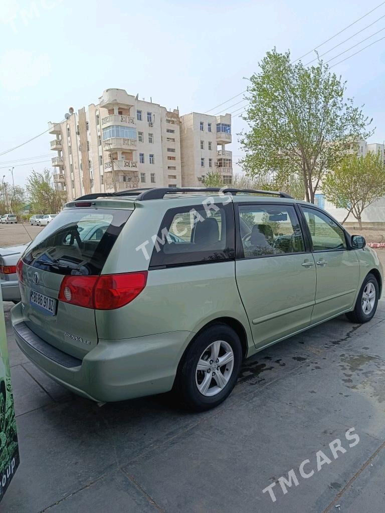 Toyota Sienna 2009 - 220 000 TMT - Дашогуз - img 2